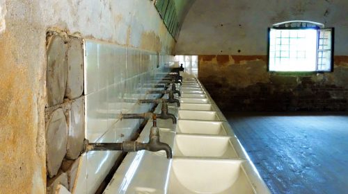 Terezin Küçük Kale’deki lavabolar