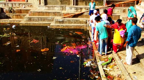 Yaşam ile ölüm arasındaki çizgi... Varanasi!