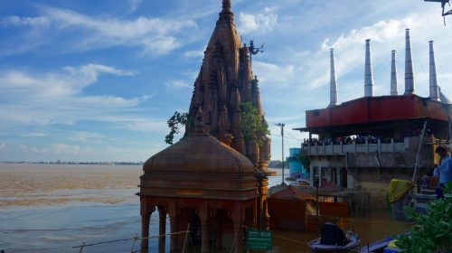 Yaşam ile ölüm arasındaki çizgi... Varanasi!