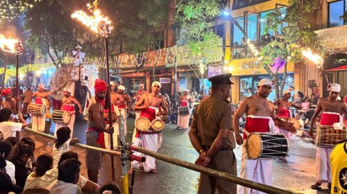 Kandy Esala Perahera festivali